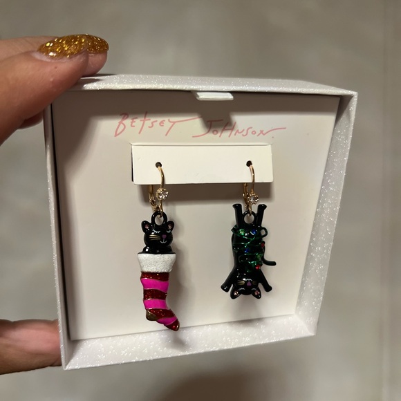 Betsey Johnson Christmas Cats Mismatch Earrings - Picture 2 of 7